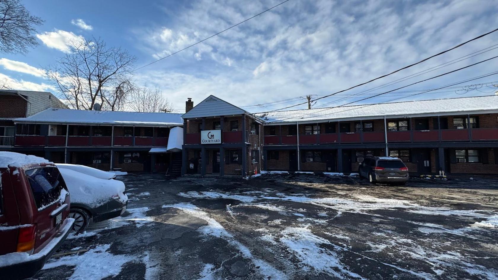 Central Motel Courtyard ホワイト・プレインズ エクステリア 写真