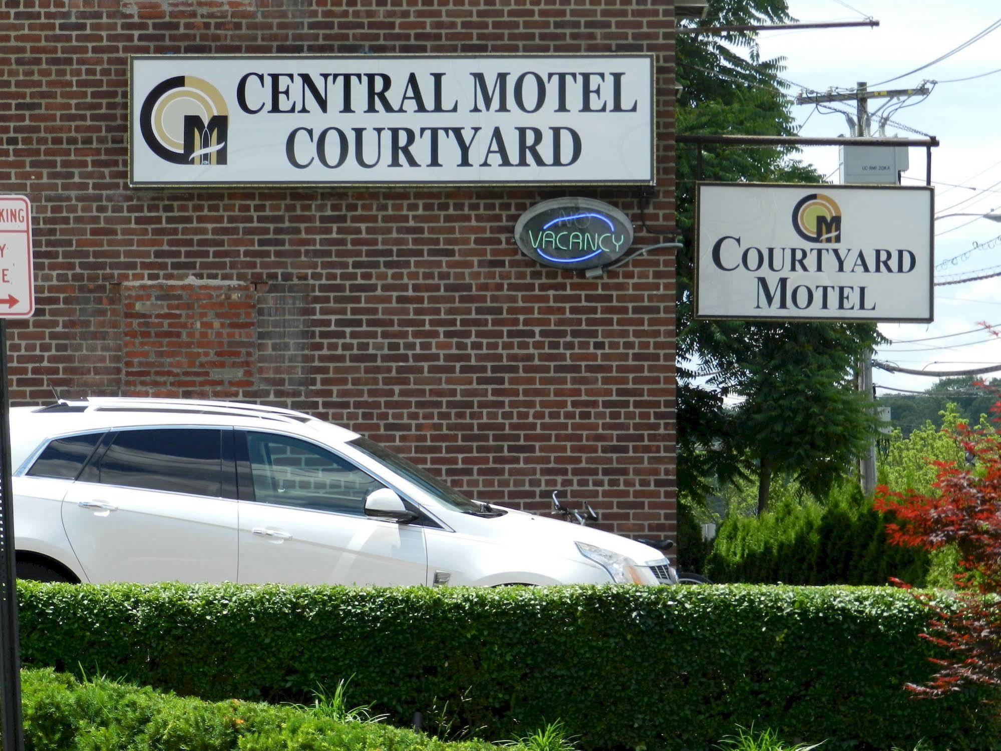 Central Motel Courtyard ホワイト・プレインズ エクステリア 写真