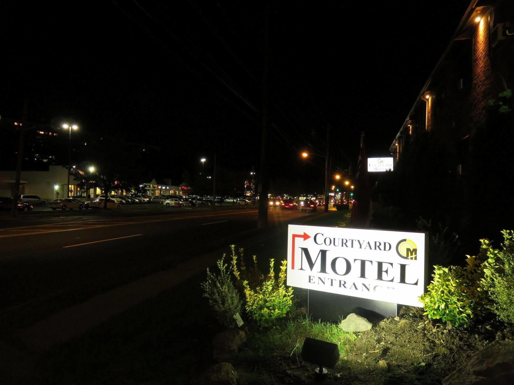 Central Motel Courtyard ホワイト・プレインズ エクステリア 写真