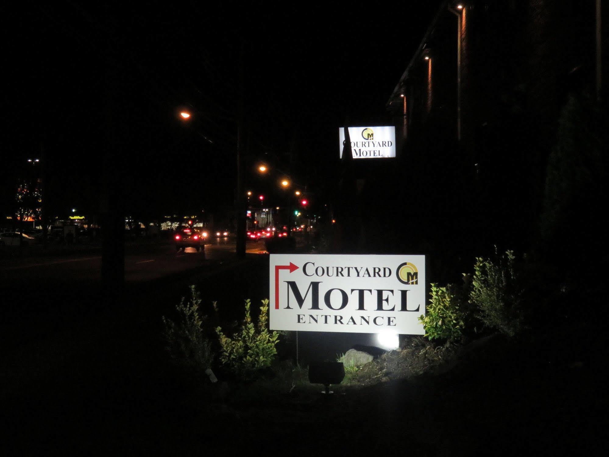 Central Motel Courtyard ホワイト・プレインズ エクステリア 写真
