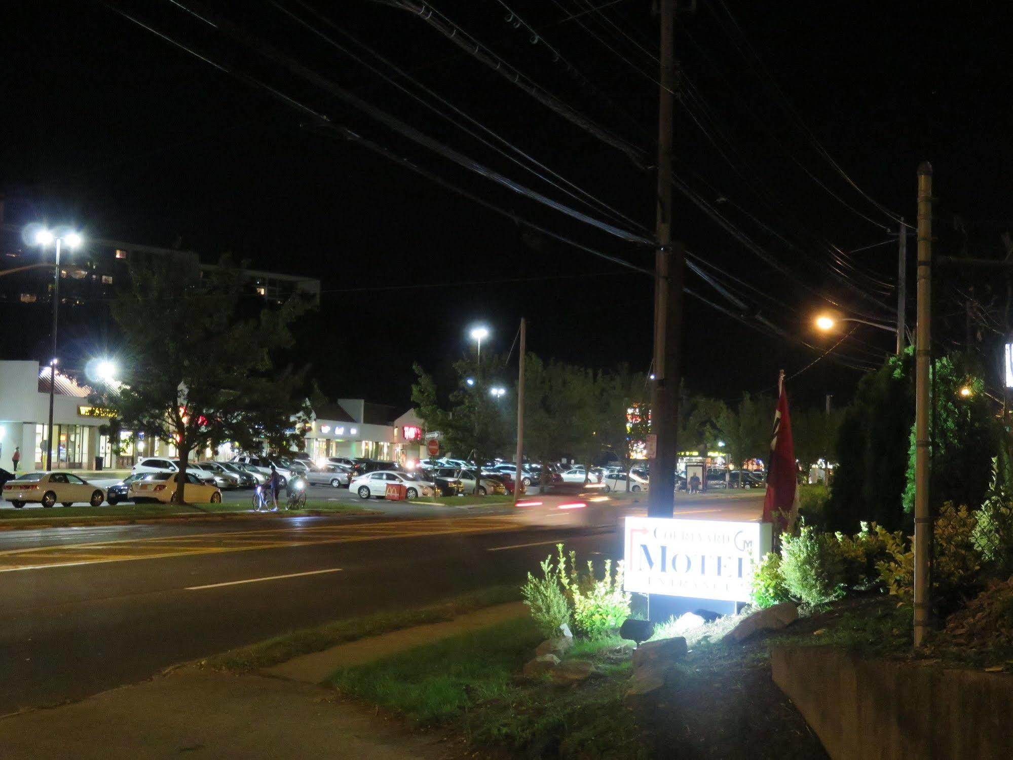 Central Motel Courtyard ホワイト・プレインズ エクステリア 写真
