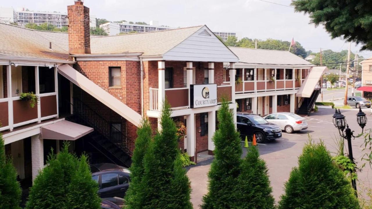 Central Motel Courtyard ホワイト・プレインズ エクステリア 写真